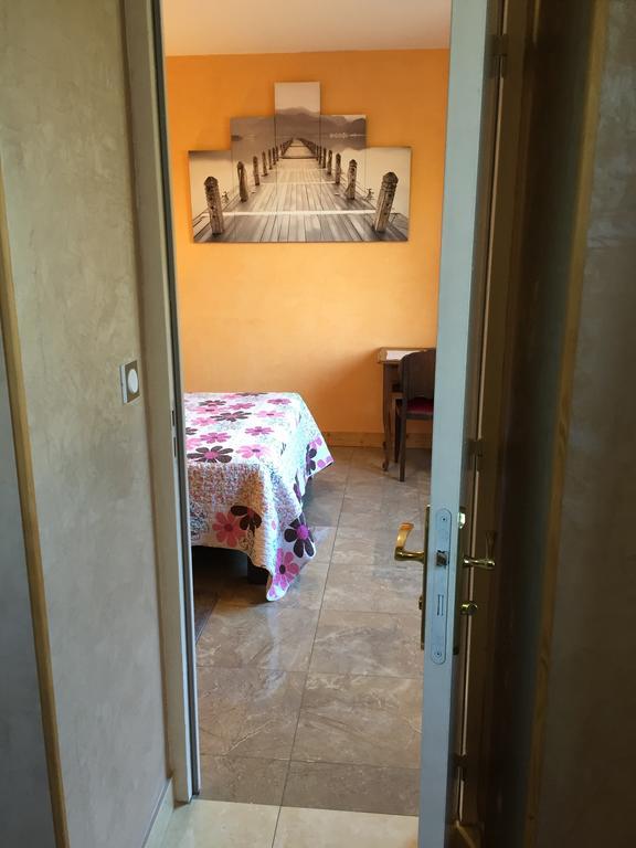 Chailles  Chambres D'Hotes Du Plessis מראה חיצוני תמונה